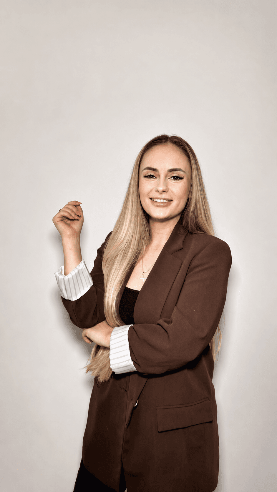 Fondatoarea Lunique Aesthetics în salon